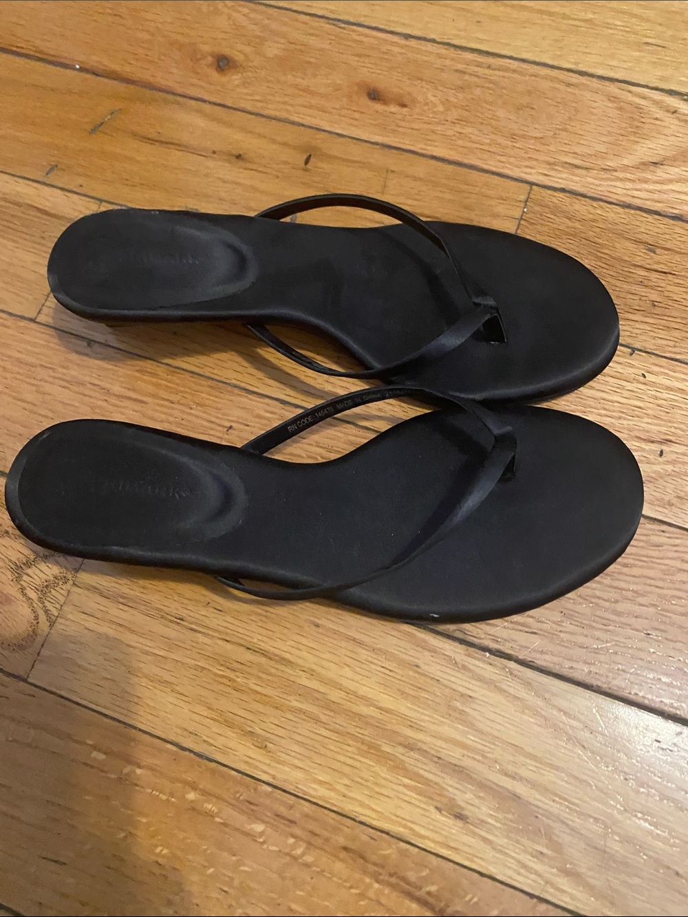 Minimalist Black Women's Flip Flop Sandals